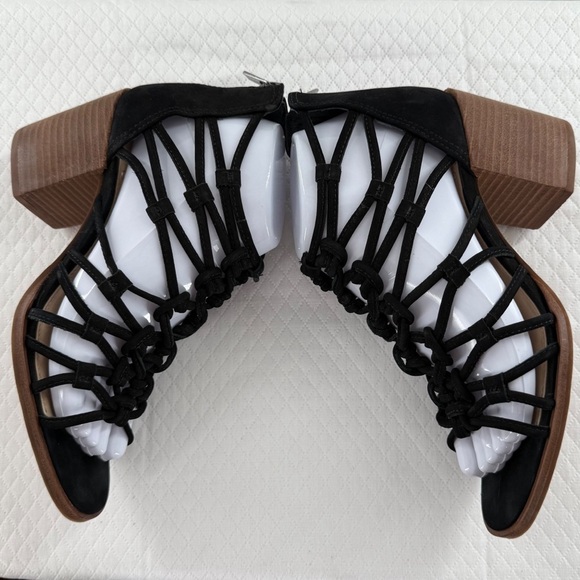 Vince Camuto Cage Karika Black Sandal with Block Heel size 7 women’s - Picture 7 of 16